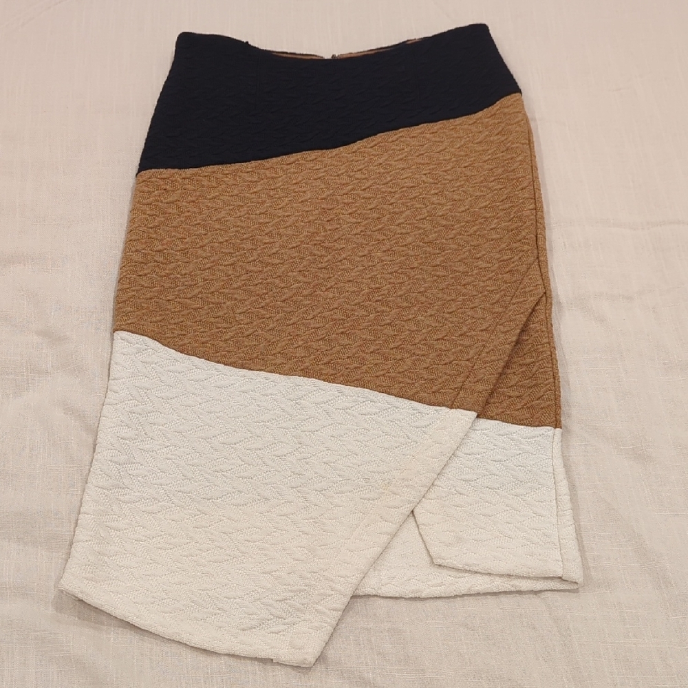 Anthropologie HD in Paris Black and Tan Knee-Length Pencil Skirt SIZE 4